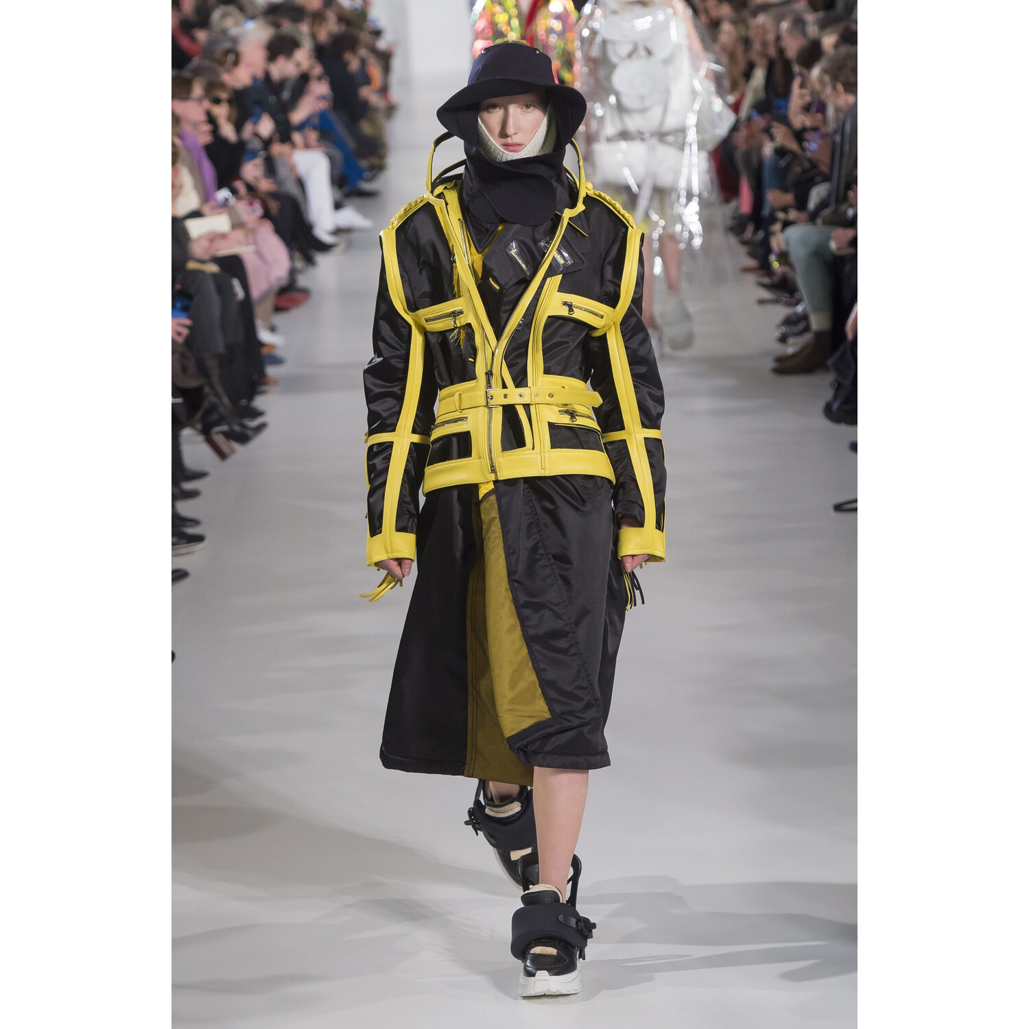 Фото Maison Margiela Fall 2018 Ready-to-Wear , Maison Margiela осень зима 2018 , Fashion show , неделя моды в Париже , PFW , Mainstyles